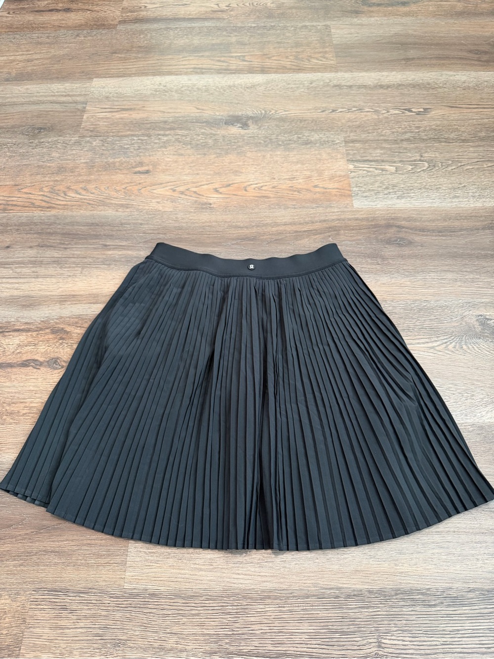 Lululemon Pleated High-Rise Knee-Length Tennis Skirt Black Size Medium - Picture 8 of 10